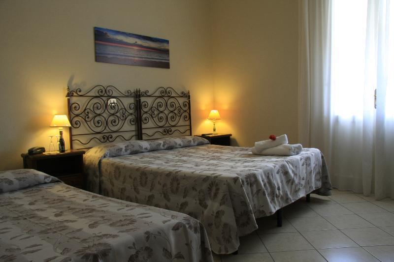 Hotel La Pineta Al Mare Forte dei Marmi Bagian luar foto